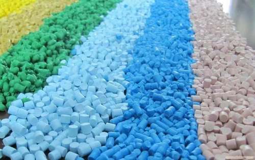 최신 회사 사례 전기 자동차 산업에서 플라스틱의 사용 및 수요